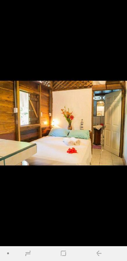 Hostal Cecilia Puerto Viejo de Talamanca Eksteriør bilde