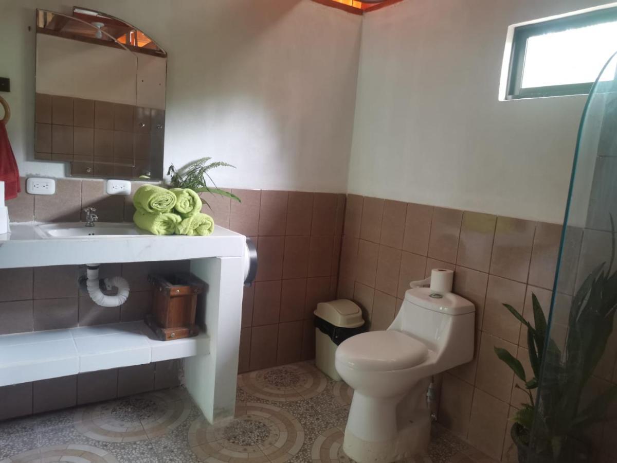 Hostal Cecilia Puerto Viejo de Talamanca Eksteriør bilde