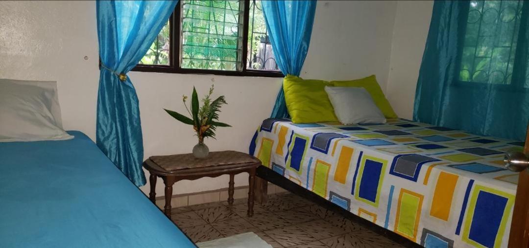 Hostal Cecilia Puerto Viejo de Talamanca Eksteriør bilde