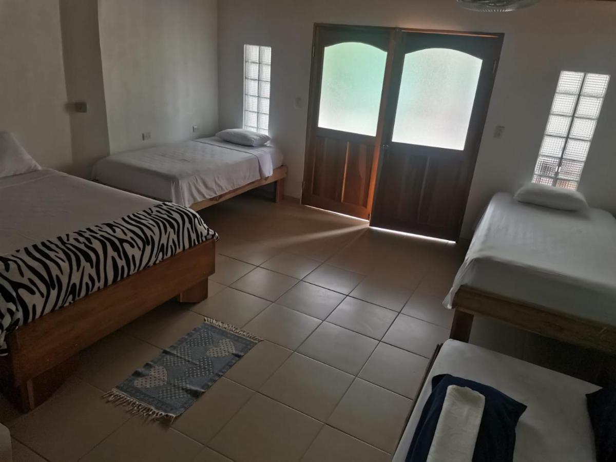 Hostal Cecilia Puerto Viejo de Talamanca Eksteriør bilde