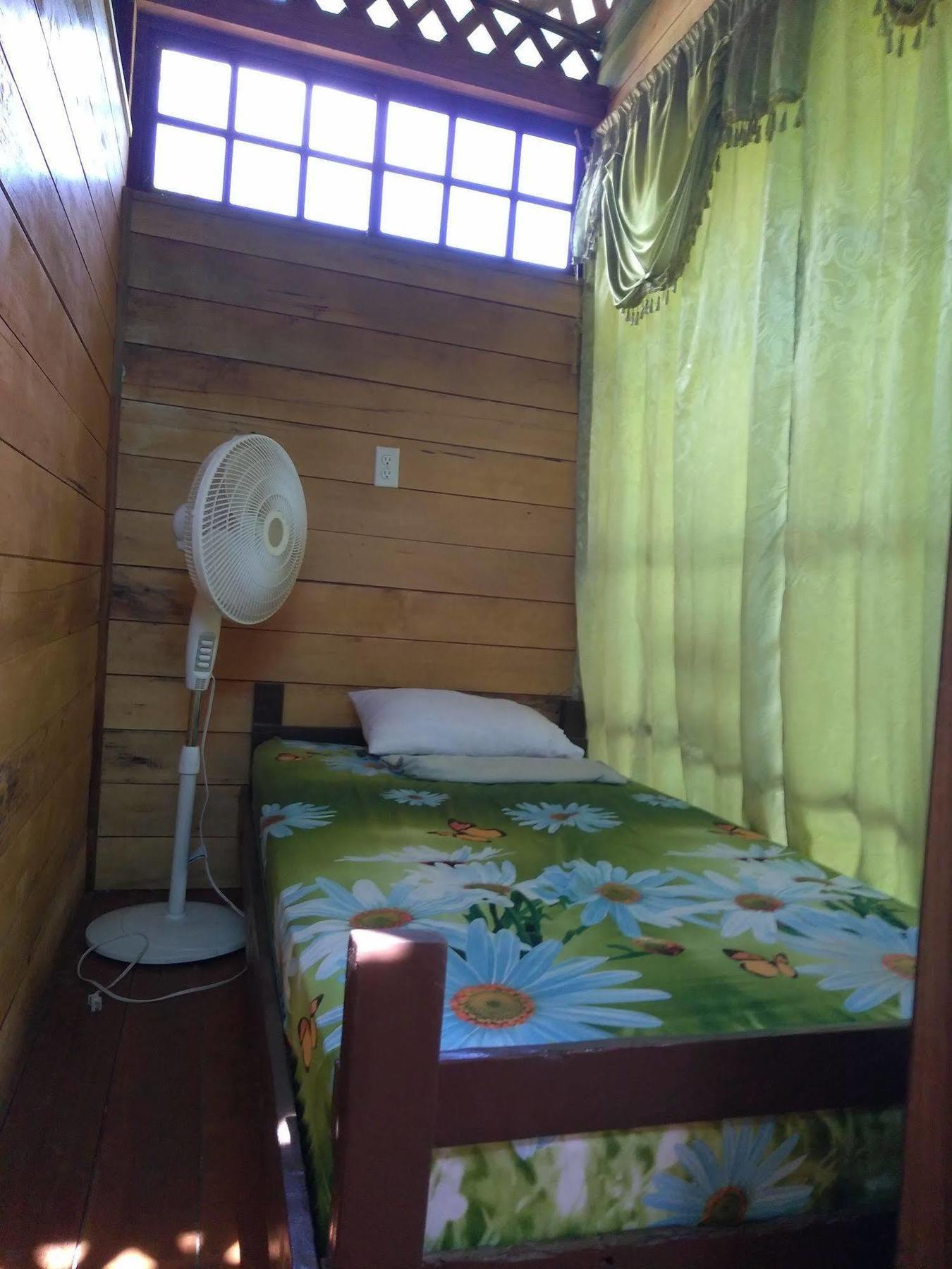 Hostal Cecilia Puerto Viejo de Talamanca Eksteriør bilde