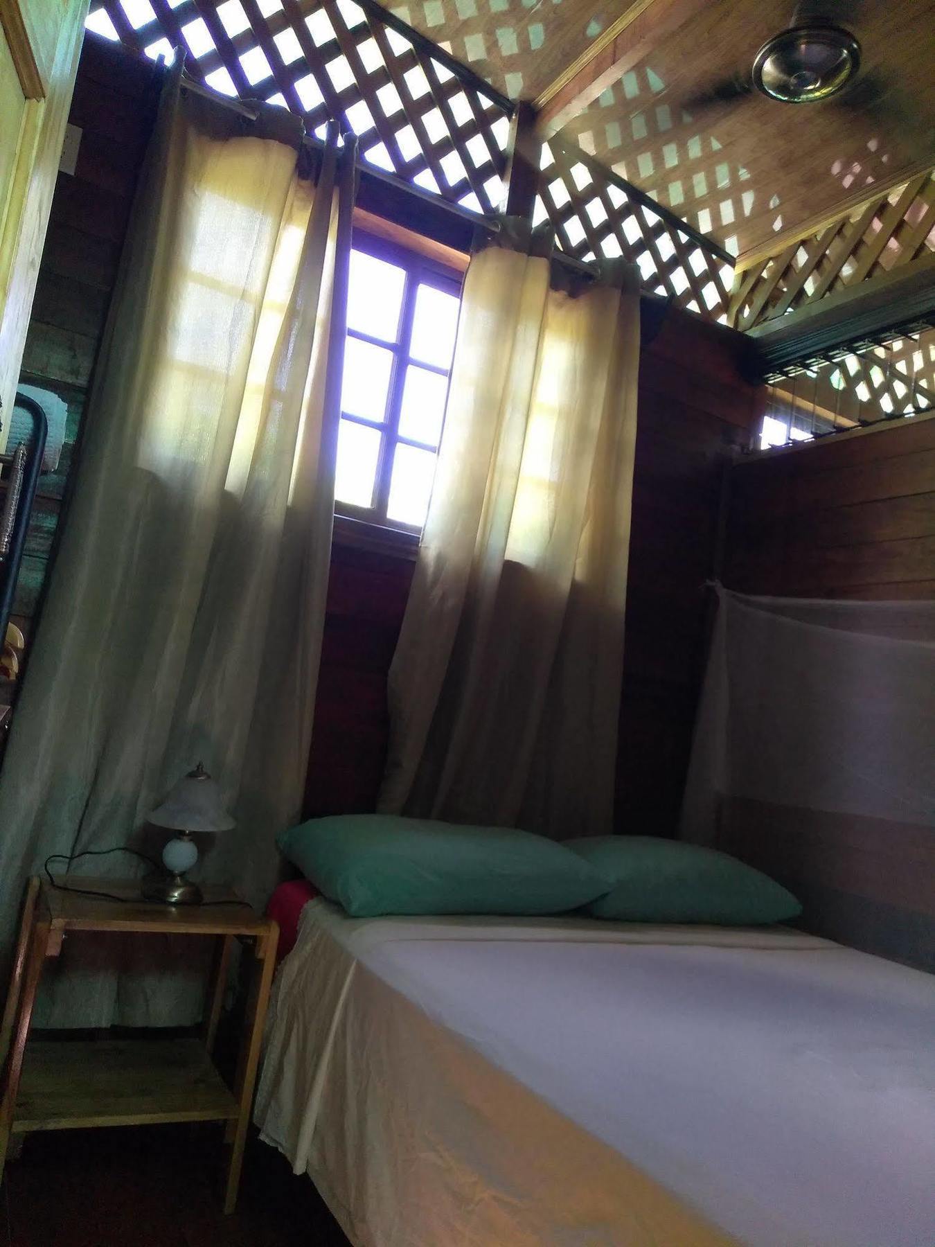 Hostal Cecilia Puerto Viejo de Talamanca Eksteriør bilde