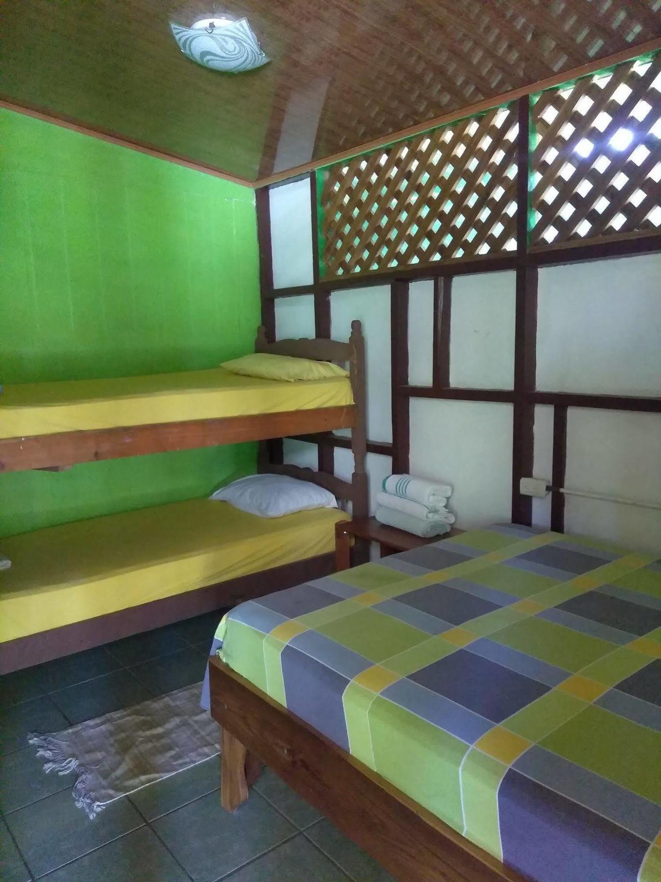 Hostal Cecilia Puerto Viejo de Talamanca Eksteriør bilde