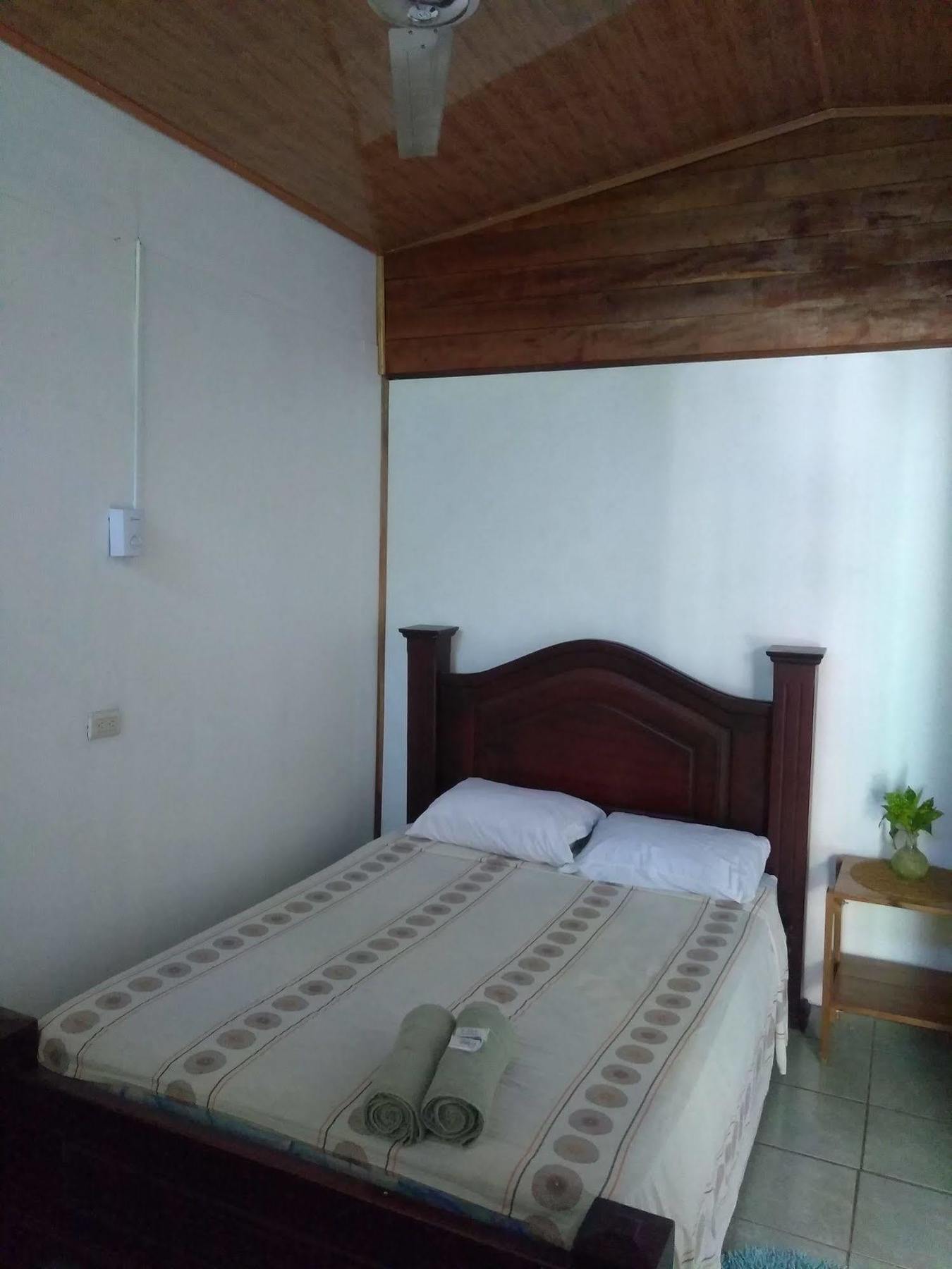 Hostal Cecilia Puerto Viejo de Talamanca Eksteriør bilde