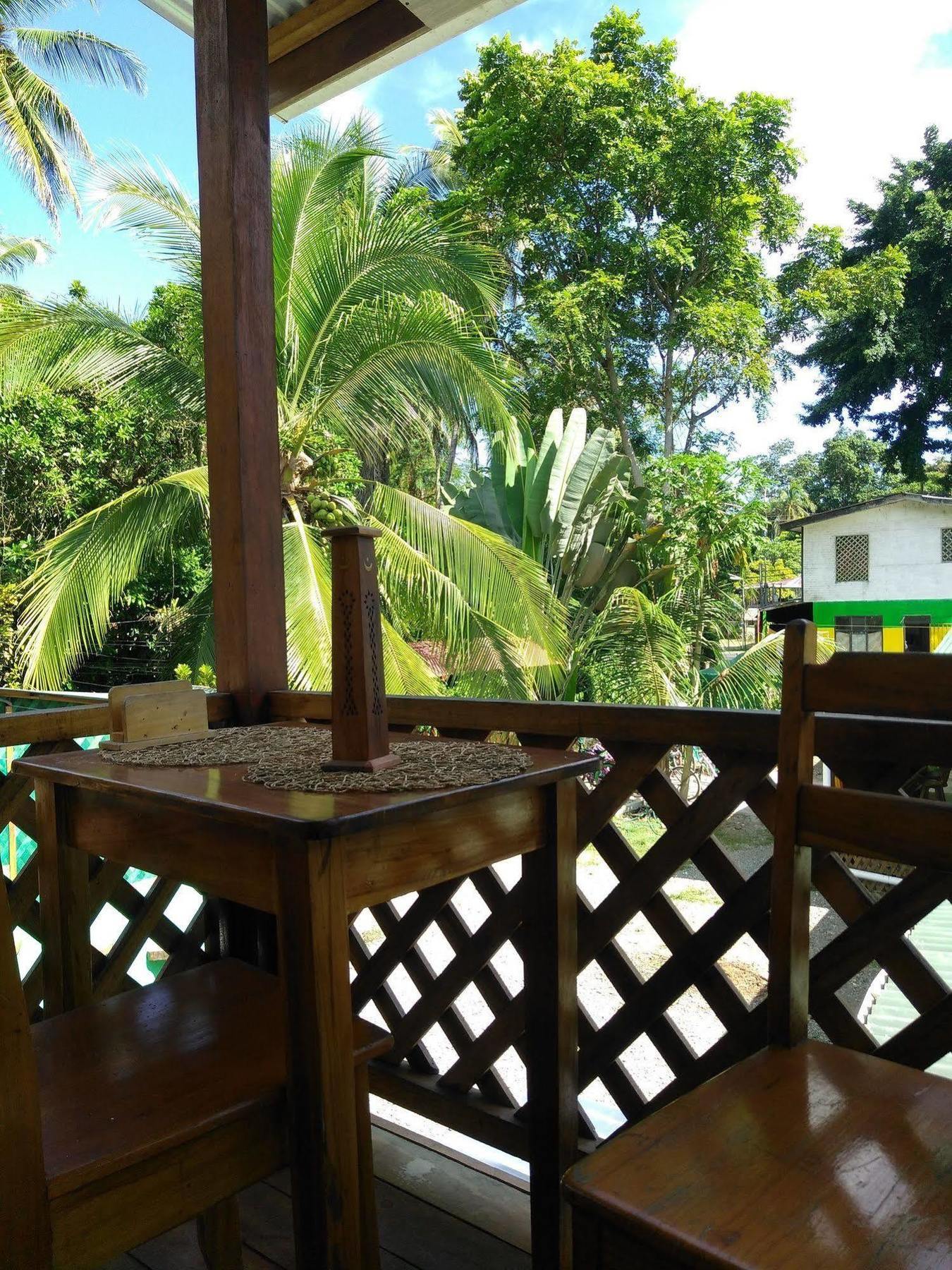 Hostal Cecilia Puerto Viejo de Talamanca Eksteriør bilde