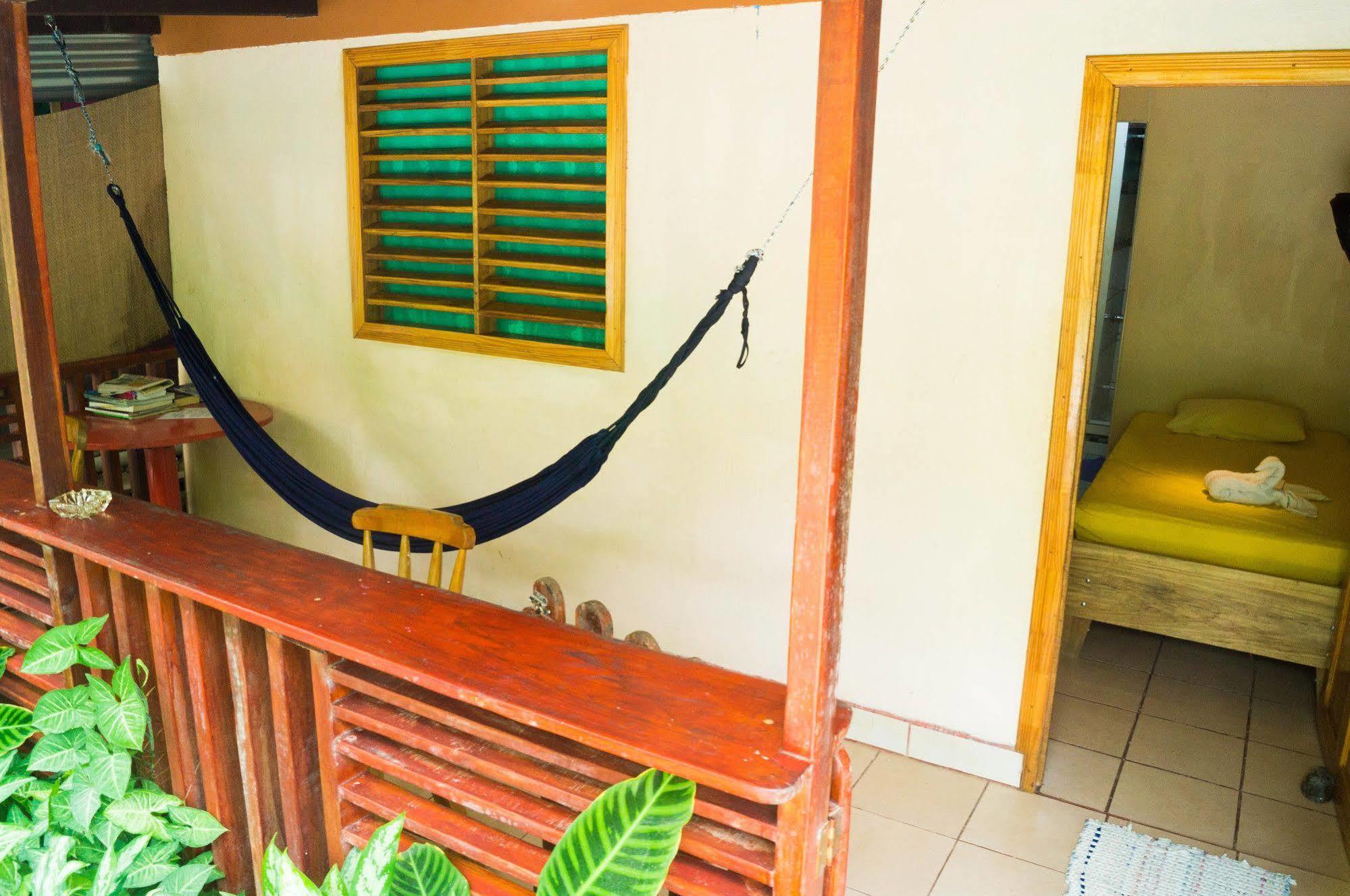 Hostal Cecilia Puerto Viejo de Talamanca Eksteriør bilde
