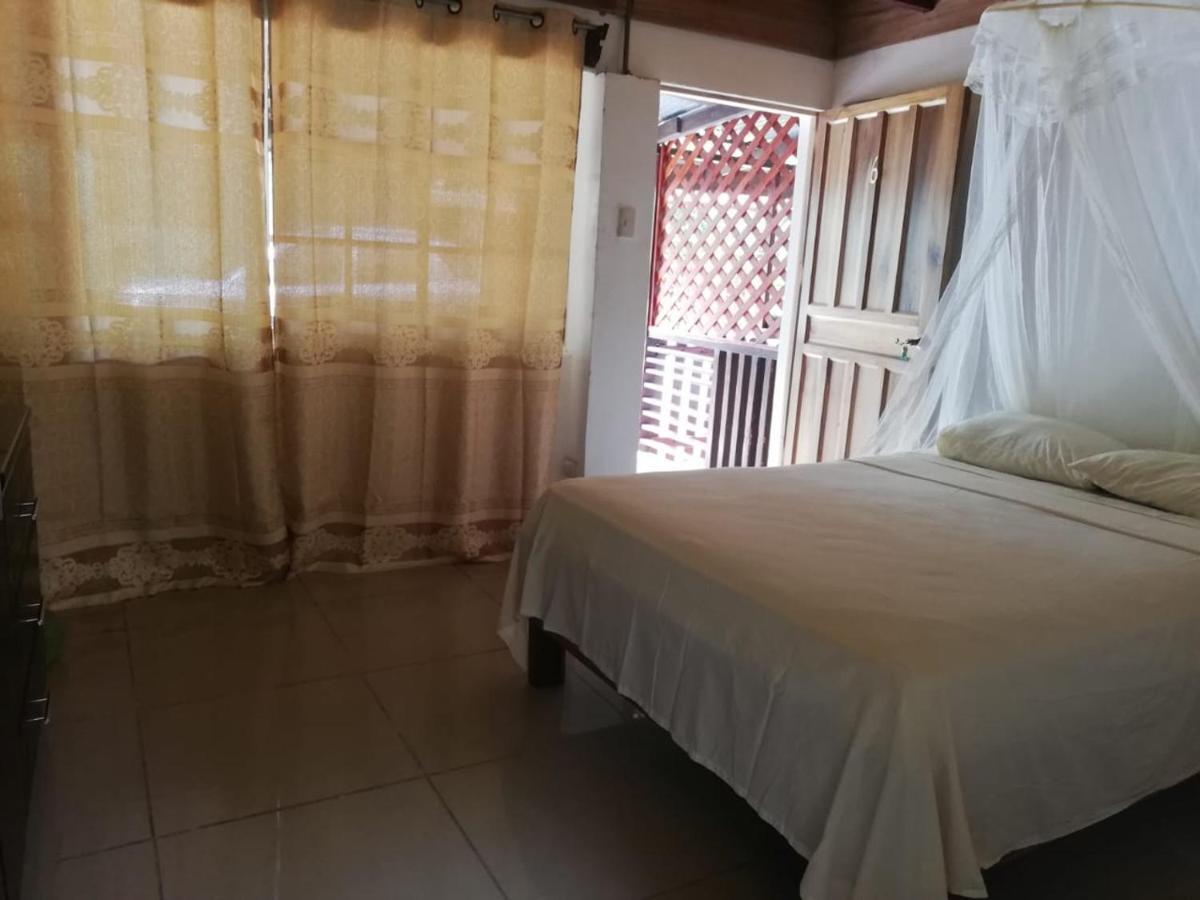 Hostal Cecilia Puerto Viejo de Talamanca Eksteriør bilde